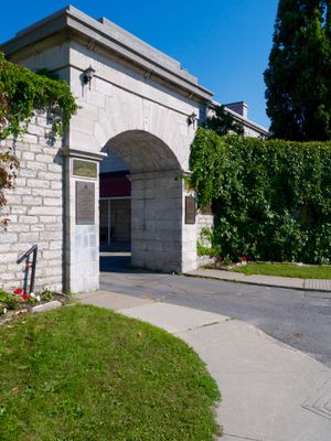 2015년 요새 입구. 프롱트낵 요새는 현재 캐나다 육군 지휘참모대학으로 사용되고 있다.