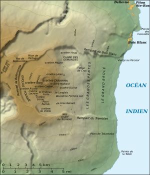 화산과 주변 지형을 보여주는 지형도