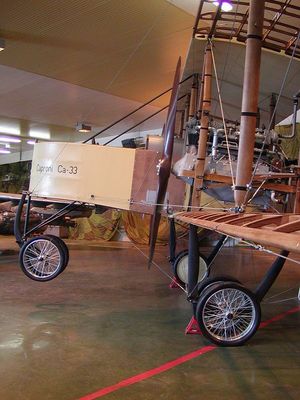 밀란 라스티슬라프 슈테파니크가 제1차 세계 대전 당시 사용한 복엽기. 피에슈탸니 군사 역사 박물관에 전시되어 있다.