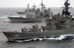 전방 갑판과 함교 구조물