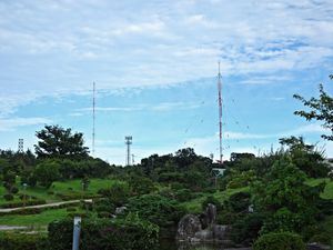 섬 중앙부에 설치된 SBS 송신탑