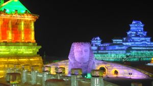 2010년 축제를 위해 세워진 스핑크스 얼음 조각상