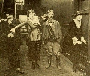 《그를 이끌 어머니는 없다》에서 왼쪽에 있는 콘클린