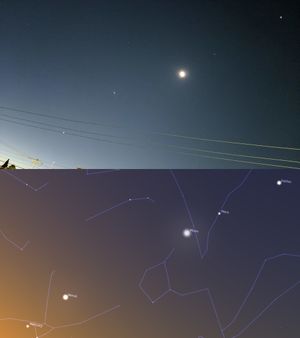 수성, 금성, 화성, 목성을 포함하는 행성 정렬; 달도 가장 밝은 물체로 표시되어 있습니다.