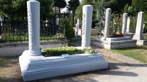 할릴 이날즉의 묘, 이스탄불 파티흐 모스크.