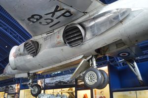 초기 프로토타입 P.1127의 하부 모습. 회전식 제트 노즐은 VTOL 능력의 핵심 설계 요소였다.