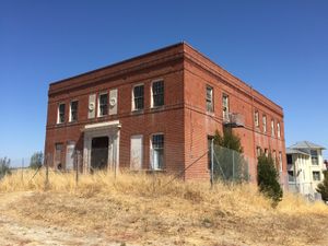 1918년에 건설된 허큘리스 파우더 컴퍼니의 옛 행정 건물 (2016년 촬영). 이 건물은 국립 사적 등록부에 등재되어 보존될 예정이다.