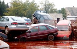 적니 유출로 피해를 입은 데베체르 마을