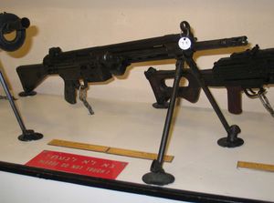 최대 안정성을 위해 앞쪽에 위치한 HK21과 양각대