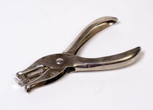 일반적인 휴대용 단일 구멍 펀치