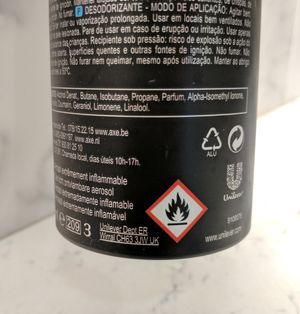 린스 데오드란트 스프레이 뒷면에 있는 가연성 경고 기호