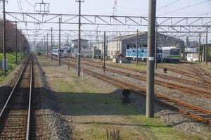 지나가는 열차에서 본 히로세가와라 차량사업소