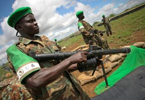 순찰 중인 우간다 AMISOM 병력