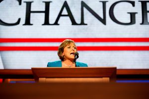 마르티네스가 2012년 공화당 전당 대회에서 연설하고 있다