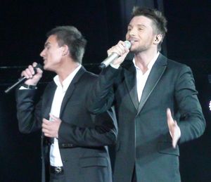 2011년 라자레프의 콘서트에서 공연을 위해 잠시 재결합한 스매시!!