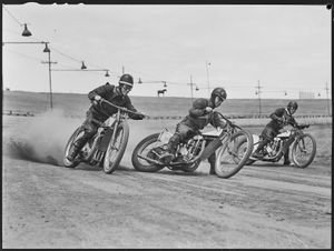 1946년 2월 9일, 시드니 스피드웨이 라이더, 레이 올슨, 픽스 매거진 사진 작가.