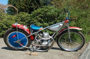 1983년 월드 챔피언 에곤 뮐러의 자바 스피드웨이 머신, 500cc 엔진 장착