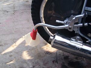 스피드웨이 오토바이에 장착된 흙받이