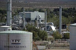 YPF 정유 공장