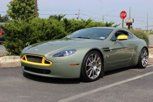 애스턴 마틴 V8 밴티지 GT 쿠페