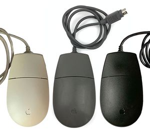 플래티넘, 그레이, 블랙 색상의 Apple Desktop Bus Mouse II