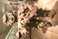 투마코-라 톨리타 깃털 의상을 한 신화적 인물. 기원전 100년에서 서기 100년 사이. 에스메랄다스에서 발견됨.