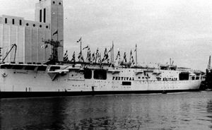 HMS 캄파니아 축제 복장