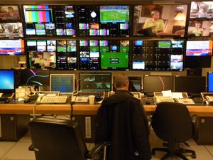 IBA 텔레비전 채널 1의 HD 제어실