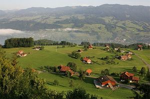 자르넨 위의 플뤼엘리-란프트 마을