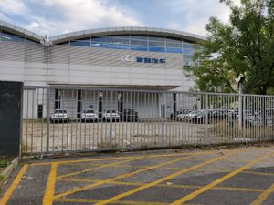 베이징 쑨이의 버려진 레오파드 연구 개발 센터. 2021년 10월 촬영