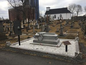 존 톰슨 묘, 홀리 크로스 묘지, 핼리팩스, 노바스코샤