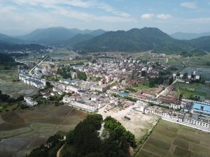 칭위안구의 둥구 셔족향