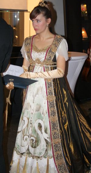 루이즈 여왕 역의 카트리나 크룸파네(2010)