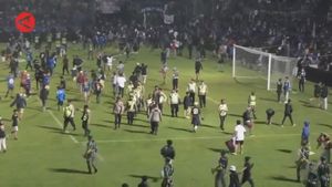 최루탄이 군중을 향해 발사되기 직전 칸주루한 스타디움 남쪽 관중석 모습