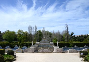 켈루스 궁 정원의 'Canal dos Azulejos' (타일 수로)