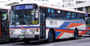 류큐 버스 교통 P-HT235BA탑 도어 사양, 후지 중공업 제작 차체 (5E)