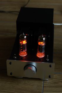 MT관을 사용한 파워 앰프의 일례, 이케이재팬(イーケイジャパン)사제 TU-870. 사용 진공관은 일렉트로 하모닉스(エレクトロ・ハーモニックス)사제 6BM8.