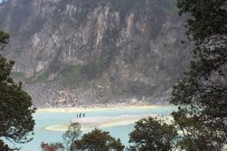 카와 푸티(Kawah Putih) 화산 호수