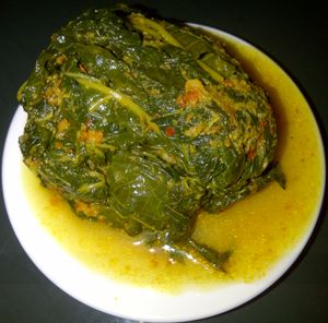 분틸, 자바식 파파야 잎에 싼 멸치