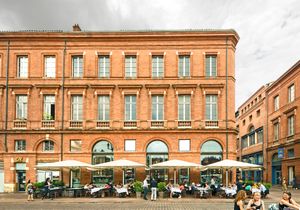 카피톨 광장 (비뱅 카페)