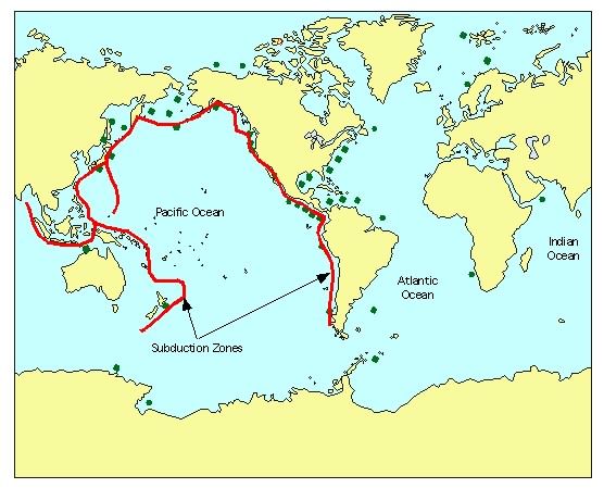 확인된 가스 하이드레이트 위치 분포 (녹색: 확인, 적색 선: 섭입대 위치), Collett, 2002에서 수정