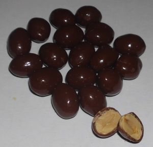 초콜릿을 입힌 땅콩