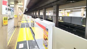 아사쿠사선 승강장, 2023년 5월