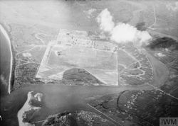 1945년 7월 24일, 어벤저가 가가와현 다카마쓰(高松) 비행장을 공습한다.