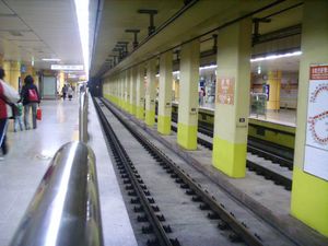 6호선 승강장 (스크린도어 설치 전)