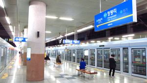 전철 승강장(2019년 촬영)