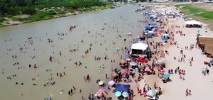 페이주, 아크리주의 해변 & 아사이 축제