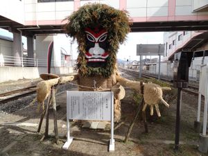 승강장에 설치된 인형 (2015년 3월)