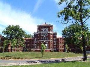 웨더포드 홀(Weatherford Hall)