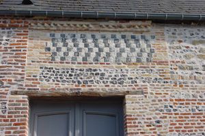 프랑스 생 발레리 쉬르 솜의 흑요석과 벽돌 조합 건축물